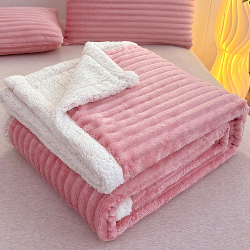 Cashmere Throw Blanket - بطانية مخططة من الفرو الصناعي على