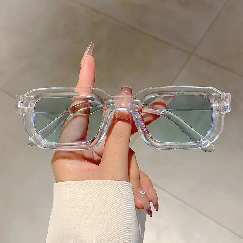 نظارات شمسية بإطار مستطيل كلاس - مراجعة Luxury Lifestyle Products وسعره
